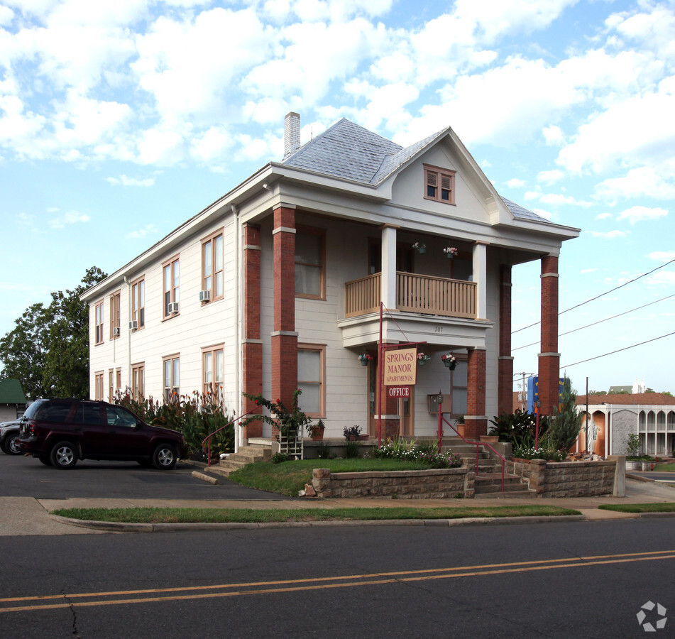 Springs Manor Apartments - Springs Manor Apartments