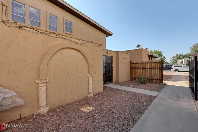 Photo - 11100 Vista Lago Pl Unit C
