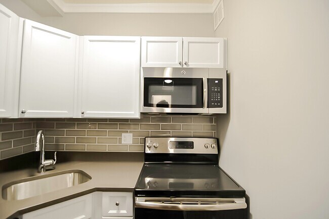 Photo - 817 W Lakeside Pl