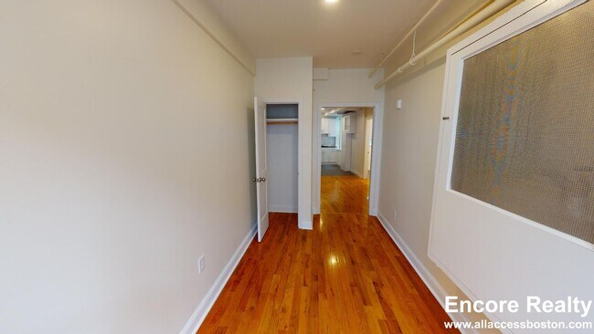 115 Sutherland Rd Unit A