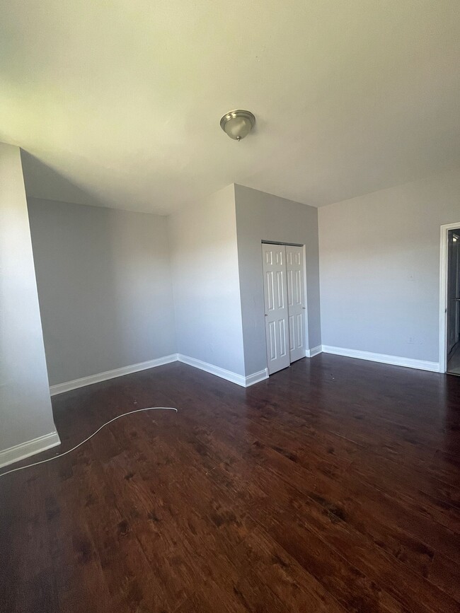 Photo - 5849 Market St