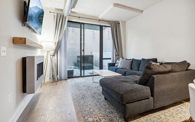 Photo - Modern and Stunning 1 Bedroom, 1 Bath + De...