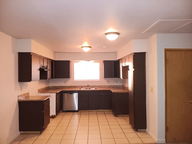 Photo - NW REHABBED TOWNHOME 3/2 WITH BACKYARD