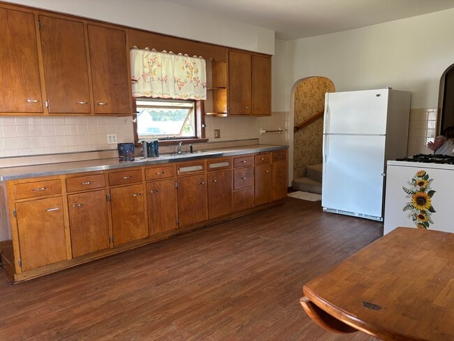 Photo - 223 W 29th St