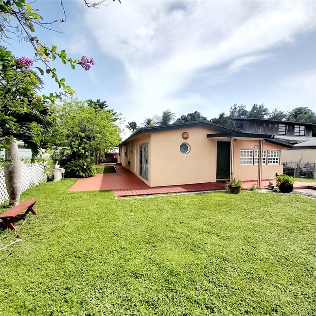 Photo - 1830 NE 175th St