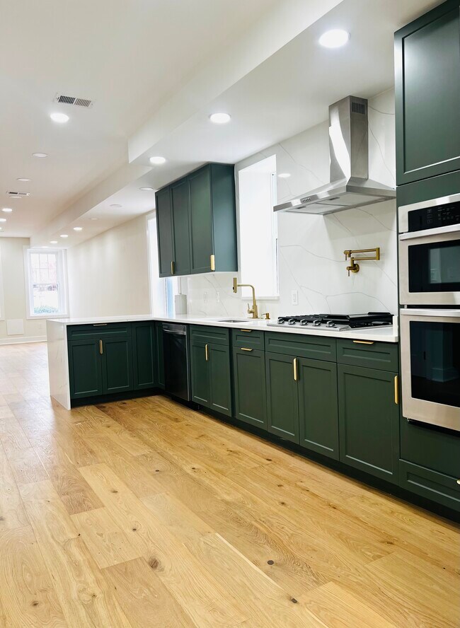 Photo - 116 Thomas St NW