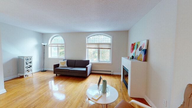 Photo - MacLaren Heritage Collection