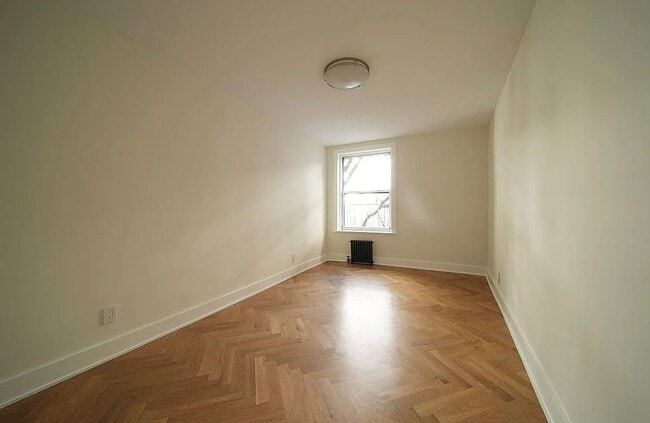 Photo - 30 Clinton St