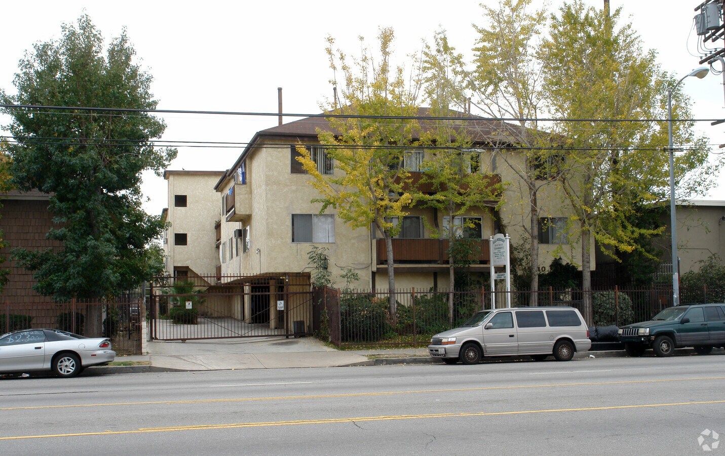 Photo - 15240 Nordhoff St