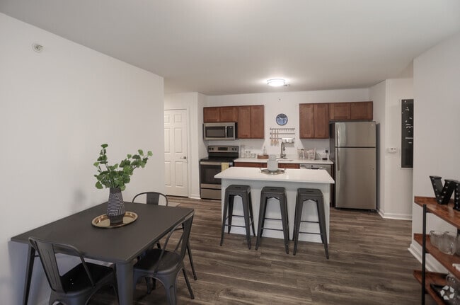 3BR, 3BA - 1200 SF