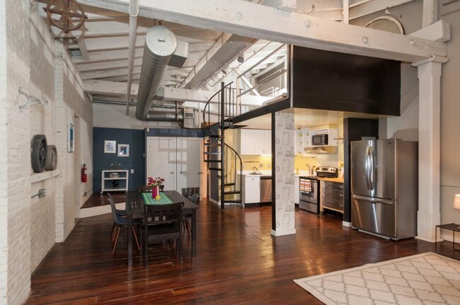 Photo - Luxurious 1-Bedroom Loft in Rebman Buildin... Unidad 6D