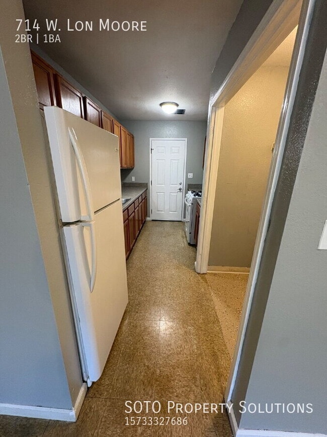 Photo - 714 Lon Moore St