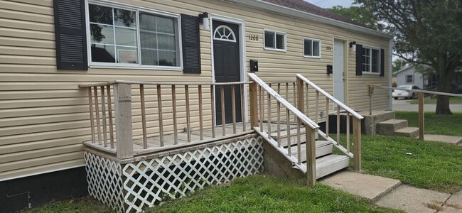 Building Photo - Freshly Updated Interior! 1 Bed/1 Bath - Anderson!