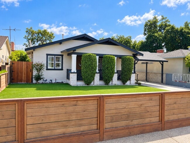6008 Kauffman Ave