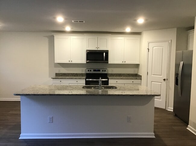 Photo - 1405 John Swann St