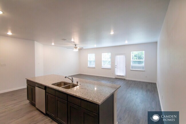 Photo - 3511 Macquarie Dr