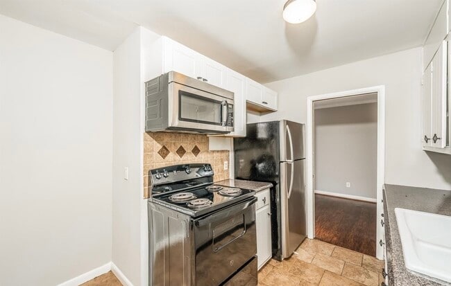 Photo - 2468 Watson Rd