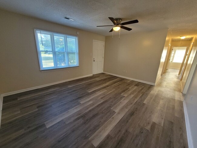 Photo - 3 bedroom 2 bath brick ranch in great loaction .