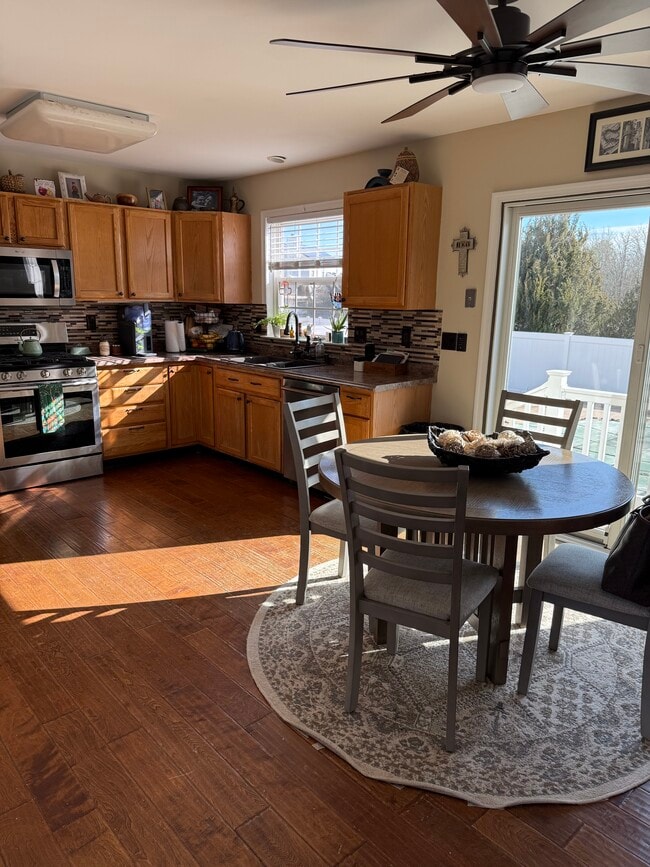 Photo - 349 Superior Rd