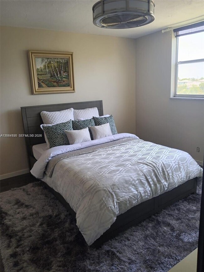 Photo - 2821 Somerset Dr Unit 312