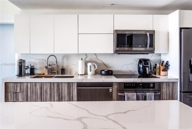 Photo - 90 SW 3rd St Unit 3703