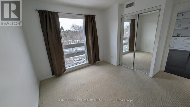 Photo - 2035 Sheppard Ave E Unité 212