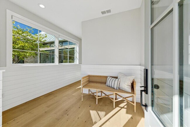 Photo - 5000 Creek Meadow