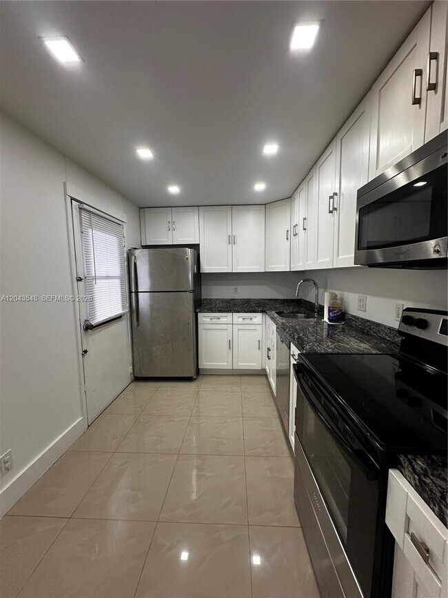 3475 N Country Club Dr Unit 315