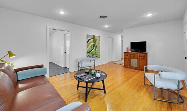 311 Newland Dr