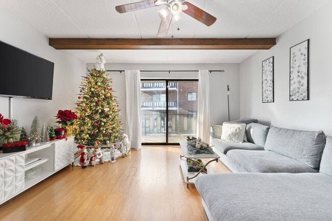 Photo - 80 N Warren St Unidad 2D