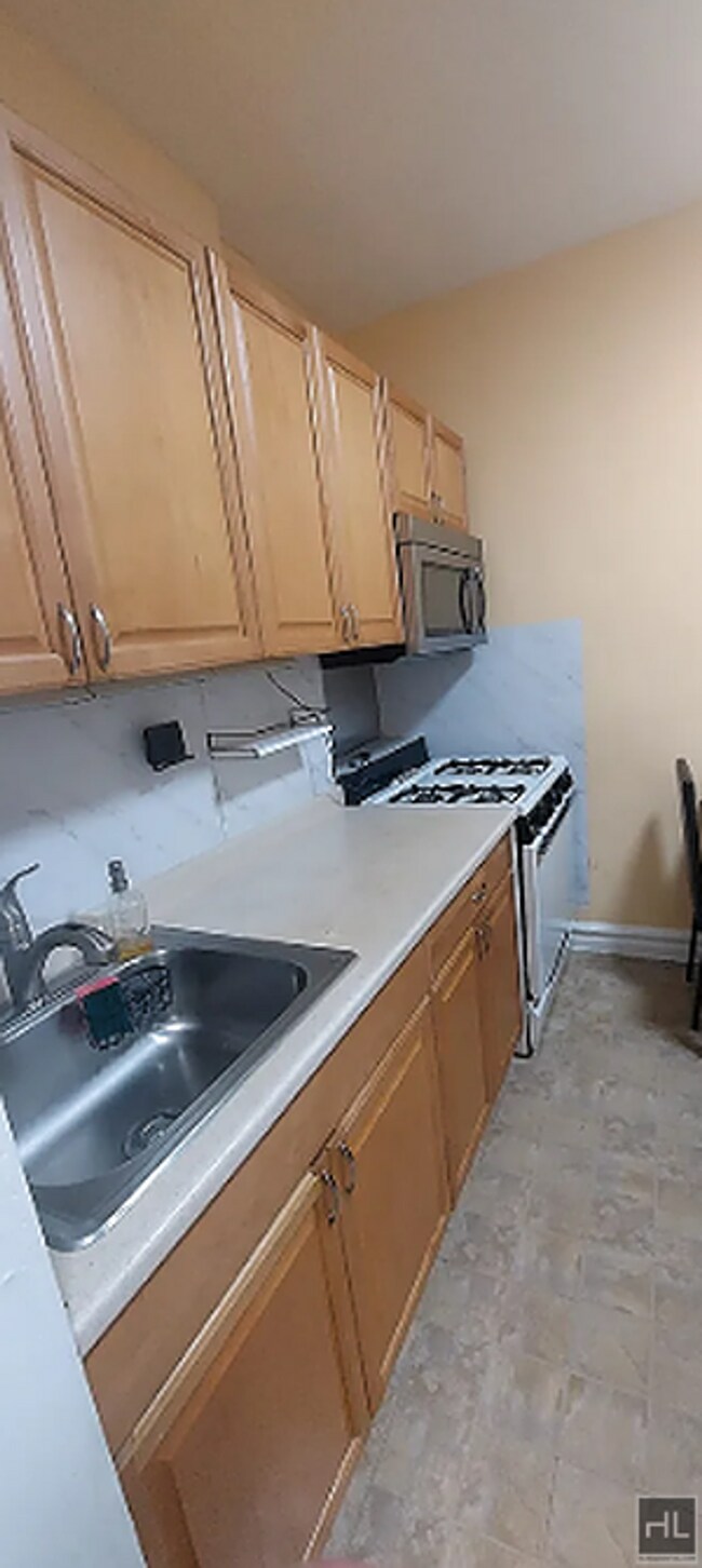 Building Photo - OCEAN AVENUE Rental