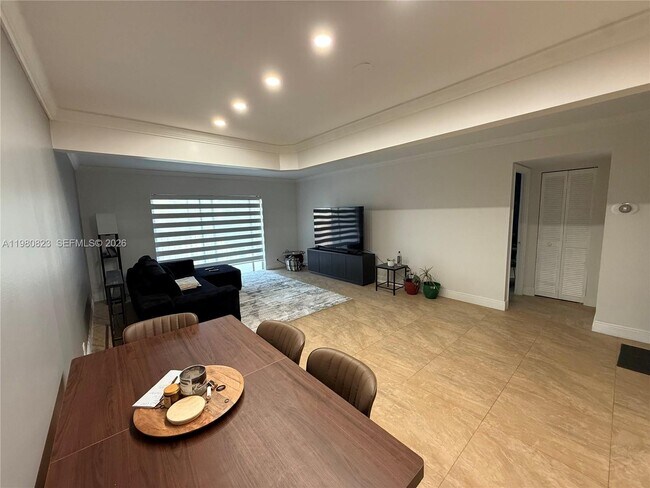 Photo - 6101 N Falls Cir Dr Unit 405