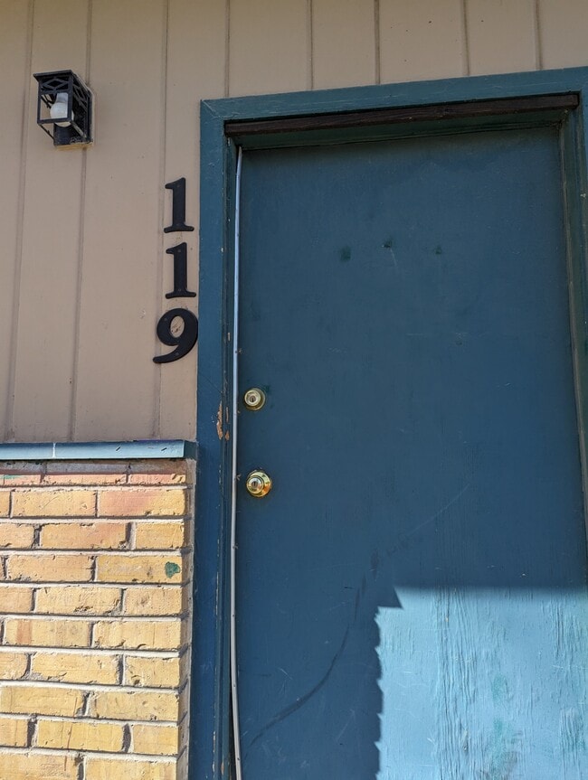Photo - 117 Main St