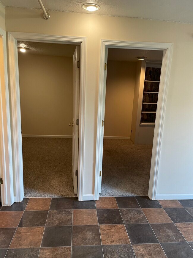 BEDROOMS - 807 W Mission Ave Unidad 3