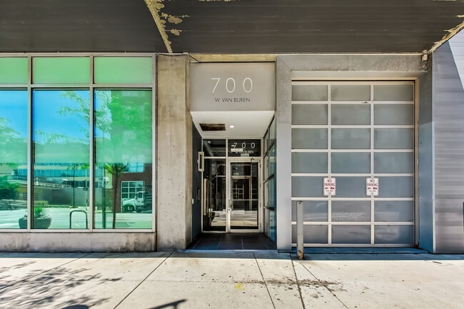 Photo - 700 W Van Buren St Unidad 1010