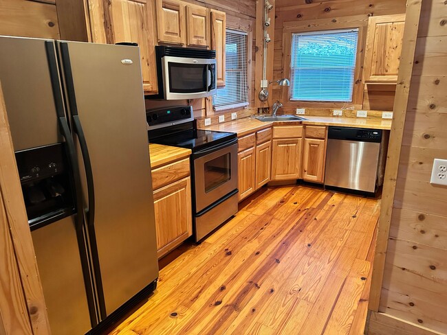 Photo - Secluded 1 Bedroom Cabin in Belmont!