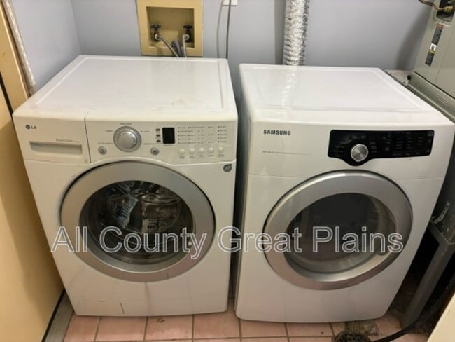 Photo - 1400 NW Jefferson Ct
