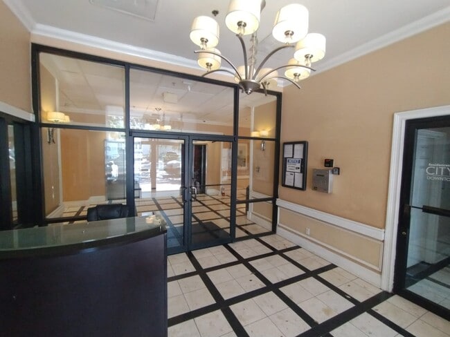 Photo - 311 W Ashley St Townhome