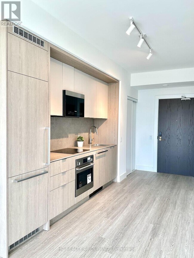 Photo - 6 Greenbriar Rd Unit 916