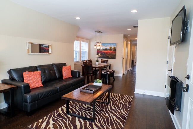 Photo - 3538 N Hoyne Ave Unidad 2F