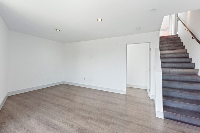 Photo - Eitol Towers