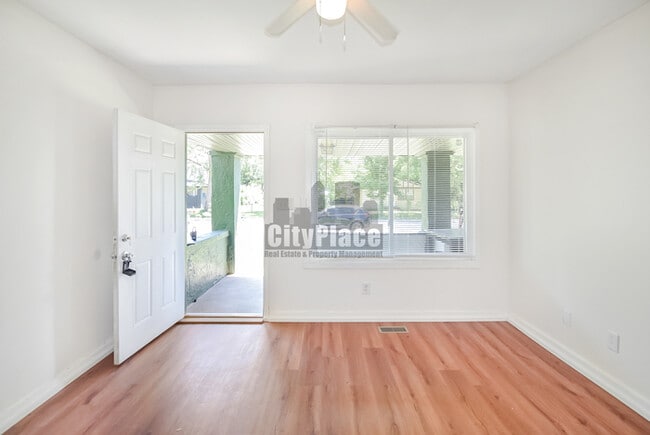 Photo - 1458 W Congress Ave