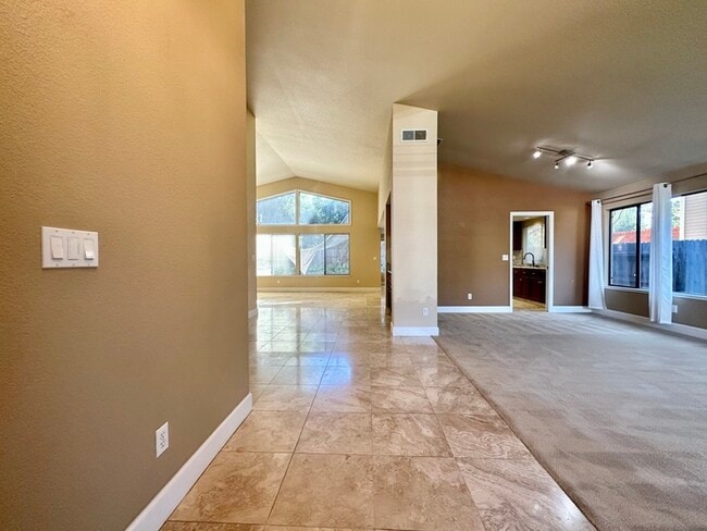 Photo - Beautiful 4 Bedroom Single Story For Rent in Gold River!