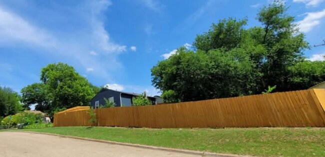 Photo - 503 High St House