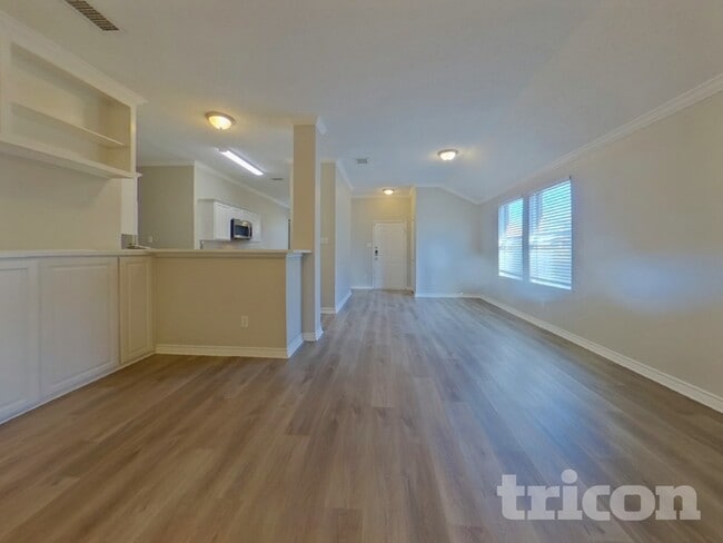 Photo - 143 Redbud Dr