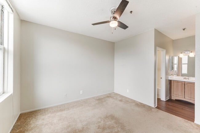 Photo - Vintage Tower