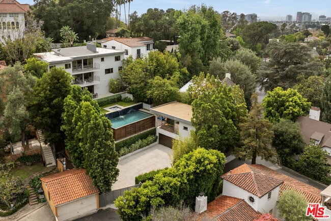 Photo - 2035 De Mille Dr