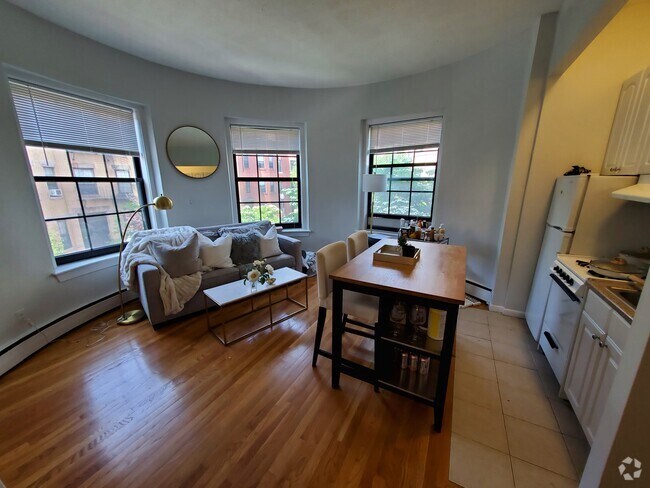 Building Photo - 166 St Botolph St Rental