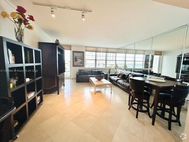 Building Photo - 100 Lincoln Rd Unit 1034 Rental