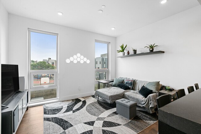 Photo - 1501 N 31st St Unit 215